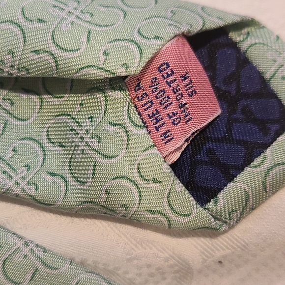 Green fish hook tie by Vineyard Vines - Picture 4 of 4